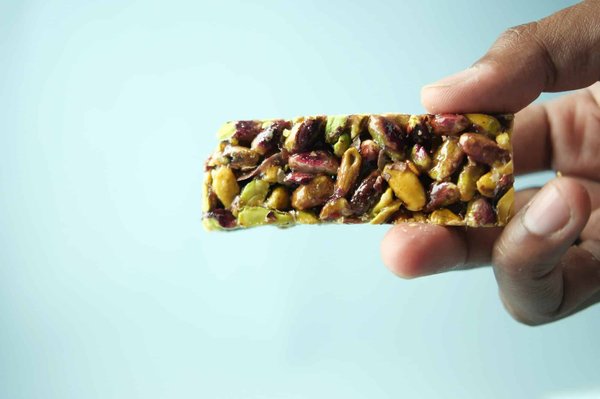 Come progettare una dieta iperproteica per atleti di sollevamento pesi senza sovraccaricare i reni?